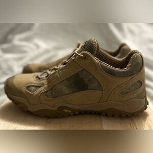 Cabela’s Camo Tactical Trainer CT1 A-TACS  Mens Vibram Shoes 9D